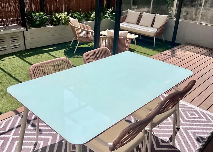 Cocon 2 Pieces Avec Grande Terrasse A Vauban